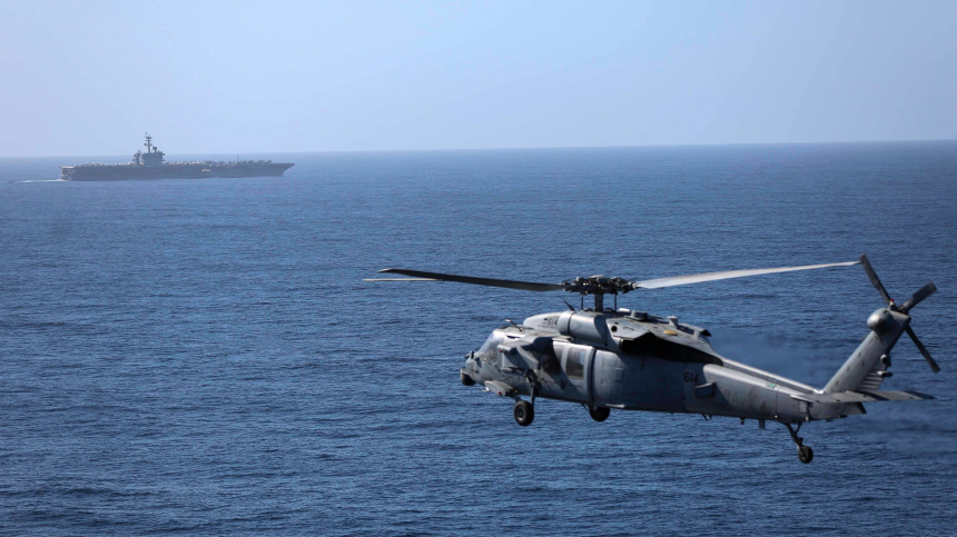 Почему в море упали американский вертолет и истребитель