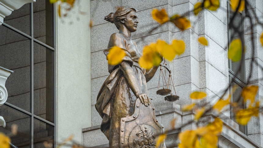 За что последователя Алекса Лесли посадили в тюрьму