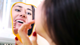 «Весь день у батареи»: как защитить кожу от сухости в холодный сезон