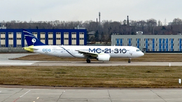 Минпромторг: импортозамещенный самолет МС-21 совершил первый испытательный полет