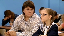 «Долго смеялись»: Михаил Казаков из «Папиных дочек» ответил на обвинения падчерицы