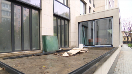 Дом в элитном московском ЖК трещит по швам из-за незаконной пристройки