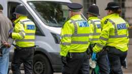 Порноактер расчленил двух мужчин и попытался сбросить останки с моста