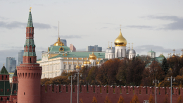 Песков назвал тревожными данные СВР о намерении Франции ввести войска на Украину