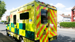 Специалиста по техобслуживанию придавило насмерть писсуаром