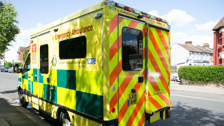 В Великобритании мужчину придавило насмерть писсуаром