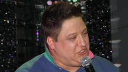 «Еще увидимся»: Гарик Харламов отреагировал на смерть Романа Попова