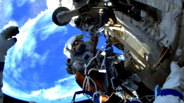 Слаженная работа: российские космонавты завершили семичасовый выход в космос