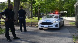 Дети ушли в школу: женщина найдена мертвой с химическими ожогами лица