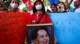 Туристам в Таиланде рекомендовали скромно одеваться во время траура