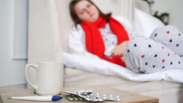 Бессмысленно и опасно: каких ошибок стоит избегать при лечении первых симптомов простуды