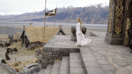 Элайджа Вуд поздравил молодоженов на свадьбе в стиле «Властелина колец»