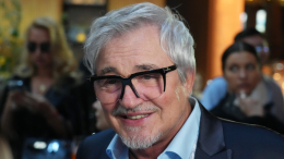 «В „подарок“ получает»: Дмитрий Дибров намерен лишить Полину своей фамилии