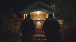 Мать убила двухлетнего сына и спрятала тело в куче грязного белья