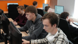 Новый уровень: как фестиваль колледжей Москвы помогает сделать первые шаги в мир ИТ