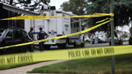 Поссорились: мужчина забил жену до смерти и заставил детей вытирать кровь