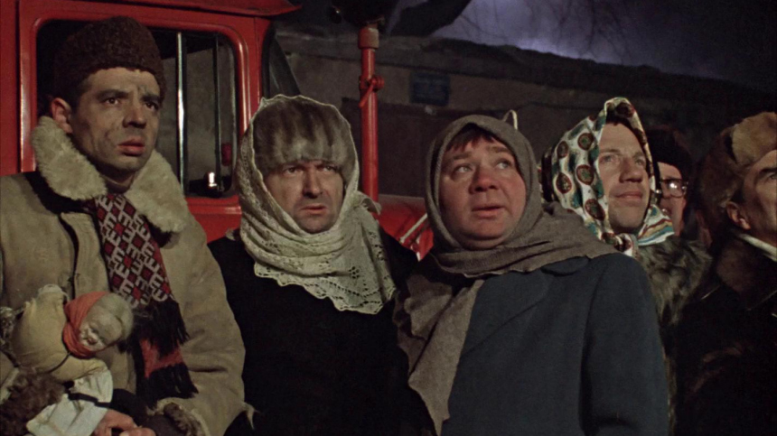 Операторы едва не сгорели, а Крамарова заставили есть шампунь: как снимали «Джентльмены удачи»