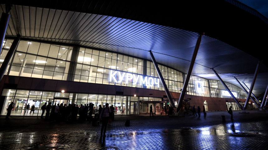 В семи аэропортах России ввели временные ограничения