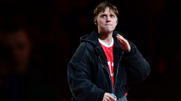 «Многое в сексуализированном ключе»: Дмитриенко вспомнил о непристойных предложениях от взрослых женщин