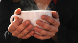 Не только на морозе: почему мерзнут руки и ноги