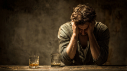 Как убедить алкоголика начать лечение: советы нарколога