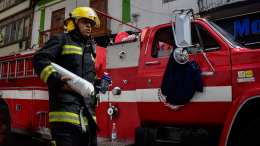 В Колумбии около 30 домов повреждены после взрыва заминированного автомобиля на одной из улиц города Суарес