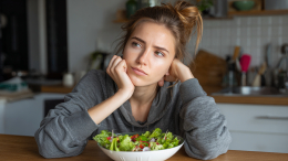 Диетолог предупредила о рисках дефицита омега-3 у беременных вегетарианок