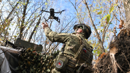 Удар дрона ВСУ по крестящейся женщине сняли на видео