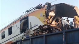 Одиннадцать человек погибли при столкновении поездов в Индии