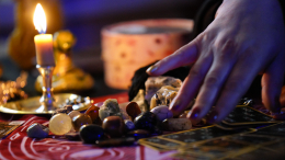 Вовсе не колдунья: подмосковная «ясновидящая» оказалась шарлатанкой