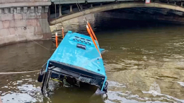 Виновный в падении автобуса в Мойку получил пять лет заключения и штраф