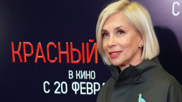 «Надо плюнуть на то, как ты выглядишь»: 63-летняя Алена Свиридова завязала с косметологами