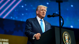 Трамп в годовщину победы на выборах назвал США «лидером» по ядерной мощи