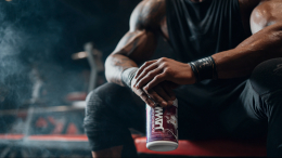 Хотел стать Шварценеггером, а получил ожирение: чем протеин опасен для мужчин