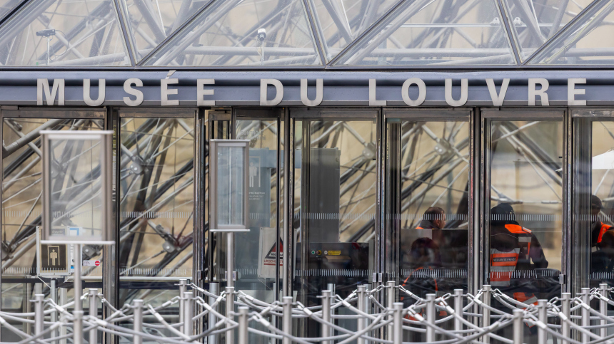 Как удалось украсть драгоценности из Лувра