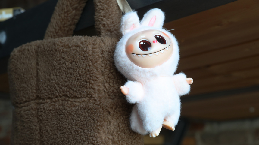 Чем опасны поддельные игрушки Лабубу