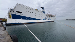 Паром из Турции больше 11 часов не может войти в порт Сочи
