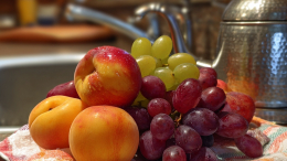 Миф, о котором вы не знали: как правильно мыть фрукты и ягоды