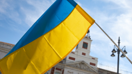 В Чехии со здания парламента сняли украинский флаг