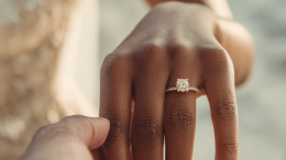 Женщина обезглавила возлюбленного после того, как вышла замуж за его сына