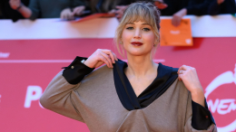 Дженнифер Лоуренс провоцирует пользователей с тайного аккаунта в TikTok