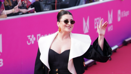 «Я бабушка, которая работает сутками»: Жасмин не успела на рождение внука