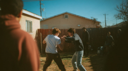 Подростки устроили «бойцовский клуб» во дворах Краснодара