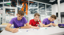 Собянин: каждый третий московский школьник участвует во Всероссийской олимпиаде