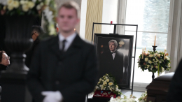 «Долго и серьезно болел»: Елена Малышева про жизненный путь Юрия Николаева