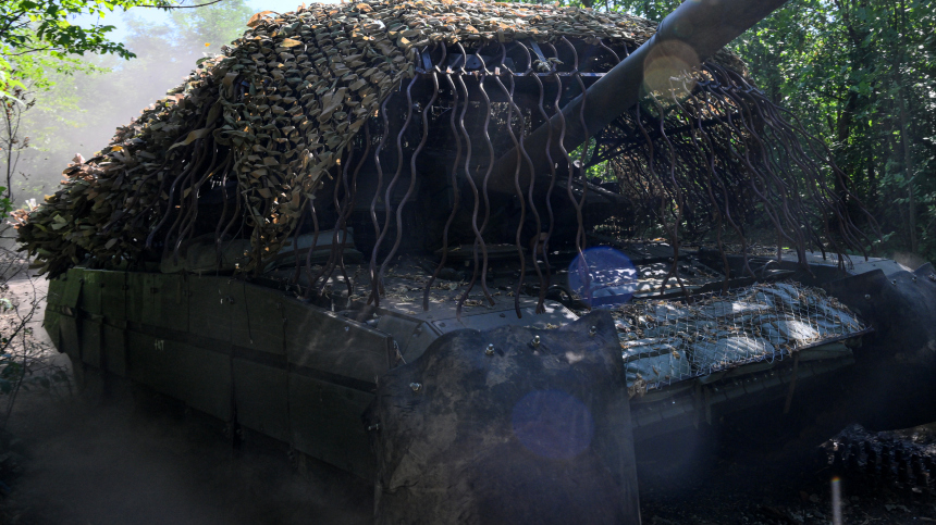 Танки Т-72Б3М крушат позиции противника. Лучшее видео из зоны СВО