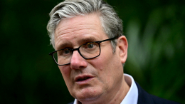 «Это безумие»: чучело премьер-министра Стармера сожгли в Великобритании