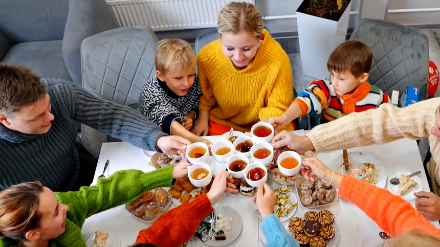 Как в Москве поддерживают приемные семьи