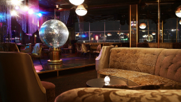 «Оргия миллионеров»: экс-замминистра и депутата заметили среди гостей подпольной вечеринки