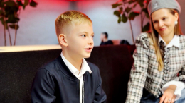 Пальмы подождут: мальчик из Башкирии выбрал Новый год у бабушки вместо Дубая